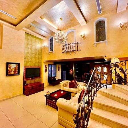 Queens Suite Hotel Beirut Eksteriør billede