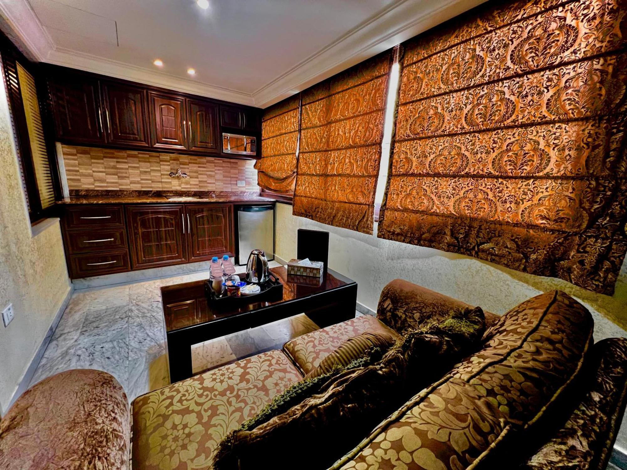Queens Suite Hotel Beirut Eksteriør billede