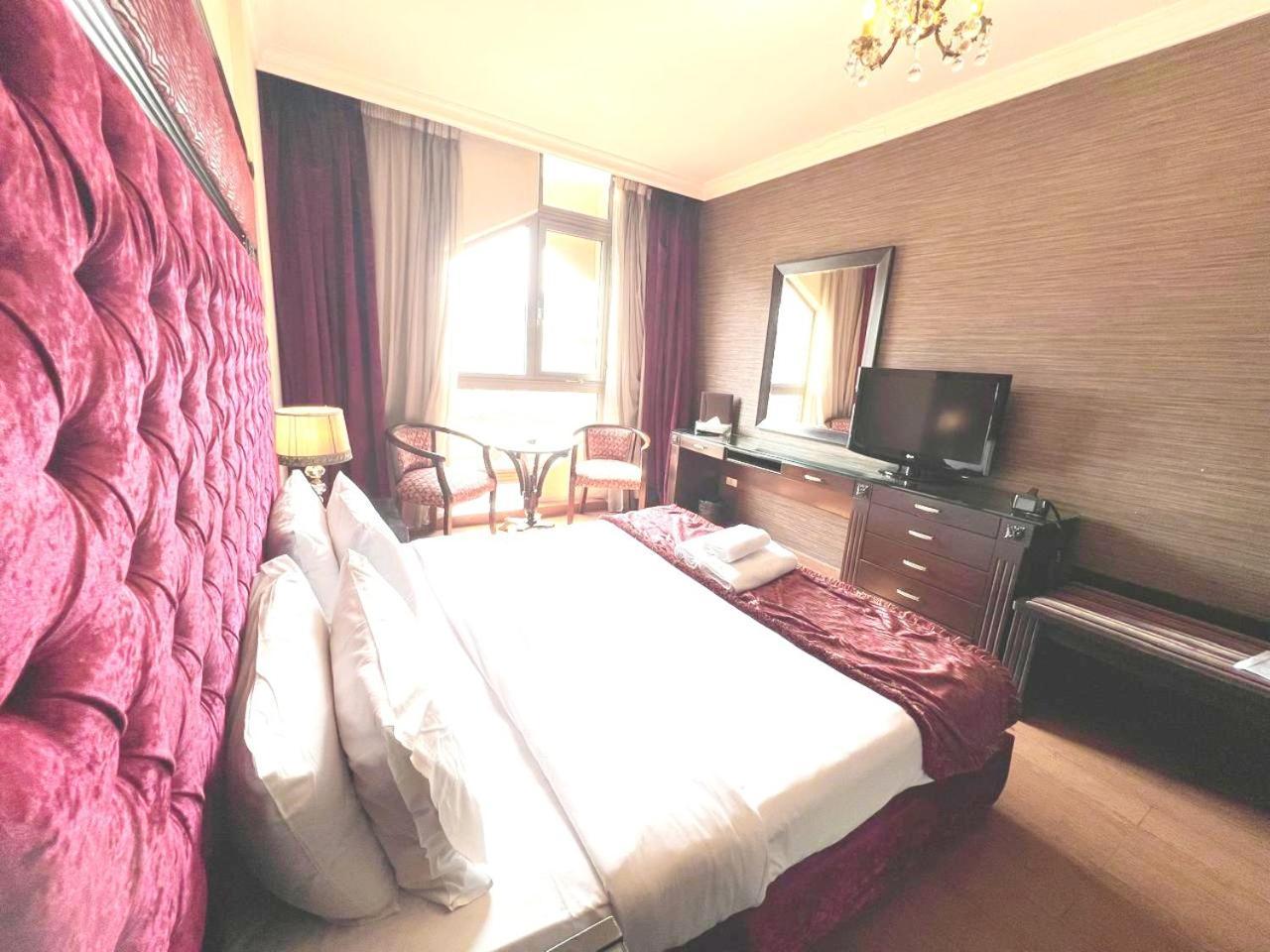 Queens Suite Hotel Beirut Eksteriør billede